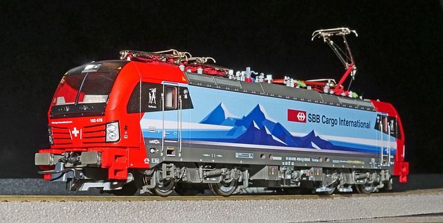 Maqueta de locomotora suiza
